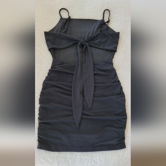 Black Sleeveless Backless Ruched Bodycon Mini Dress - Picture 3 of 13